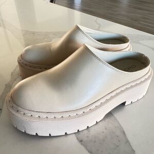 Pilcro Anthropologie Women's Cream Chunky Clogs. Women’s Size 36 EU/US 5.5 to 6